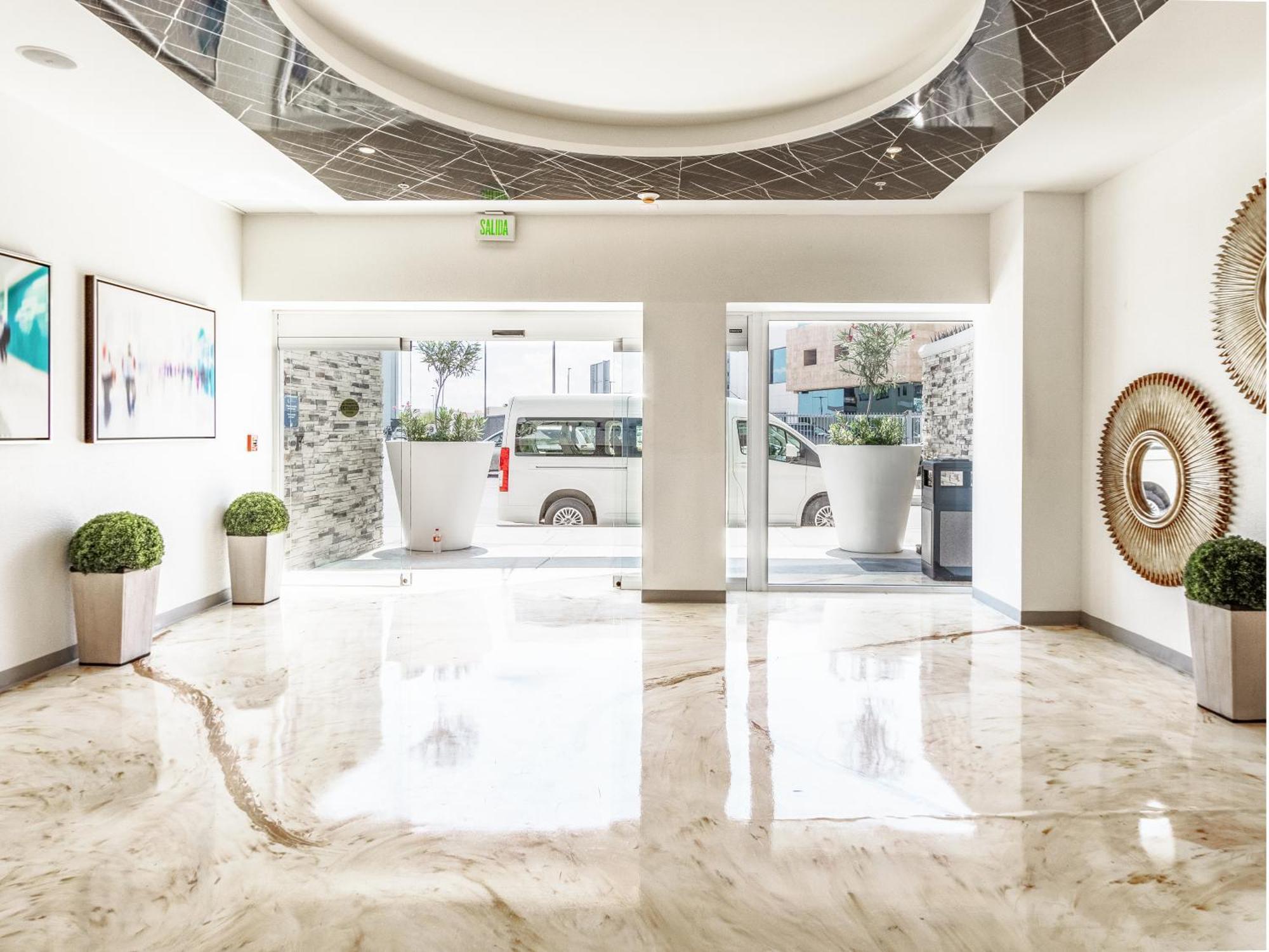 סיודאד חוארס Hotel Mesaluna Short & Long Stay מראה חיצוני תמונה