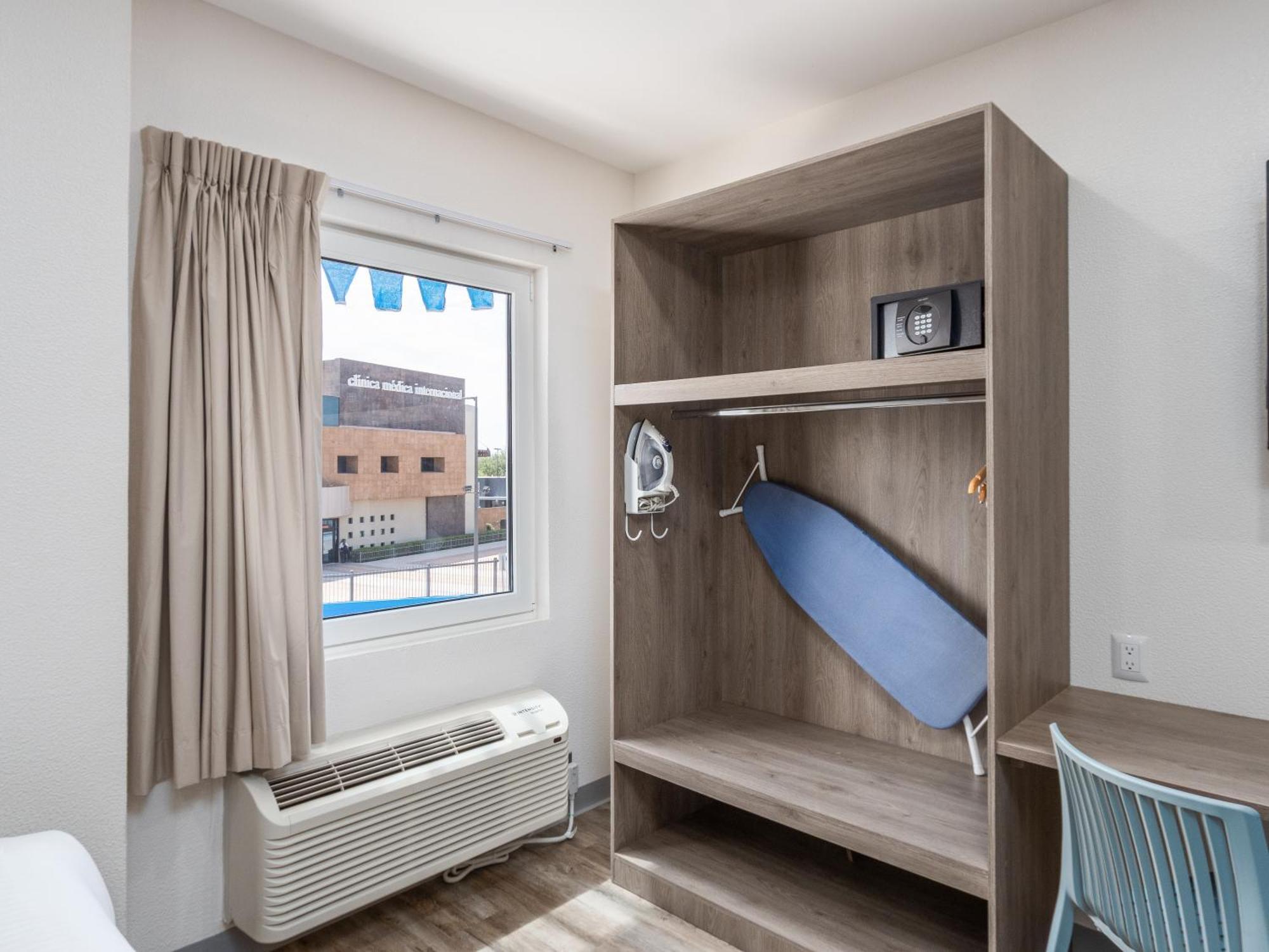 סיודאד חוארס Hotel Mesaluna Short & Long Stay מראה חיצוני תמונה