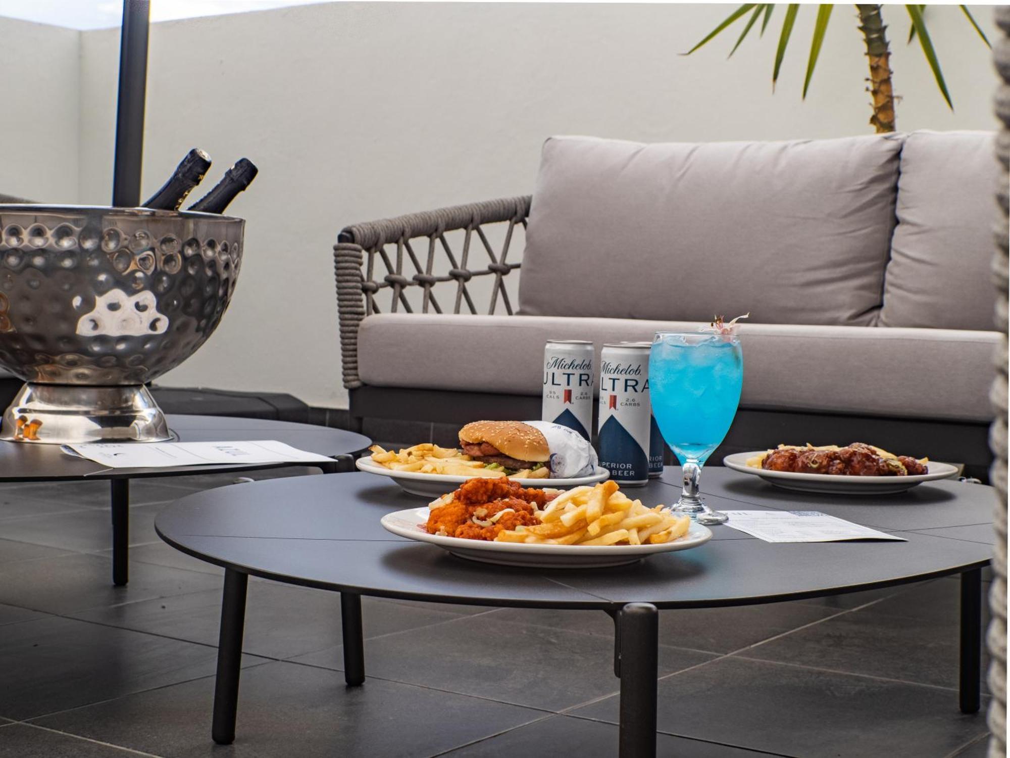 סיודאד חוארס Hotel Mesaluna Short & Long Stay מראה חיצוני תמונה